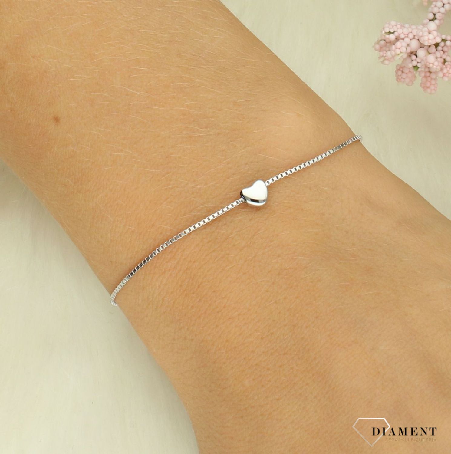 Bransoletka damska srebrna z serduszkiem Armonica Nomination 241302 004.png